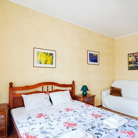 Apartment Vip-kvartira Nezavisimosti 19